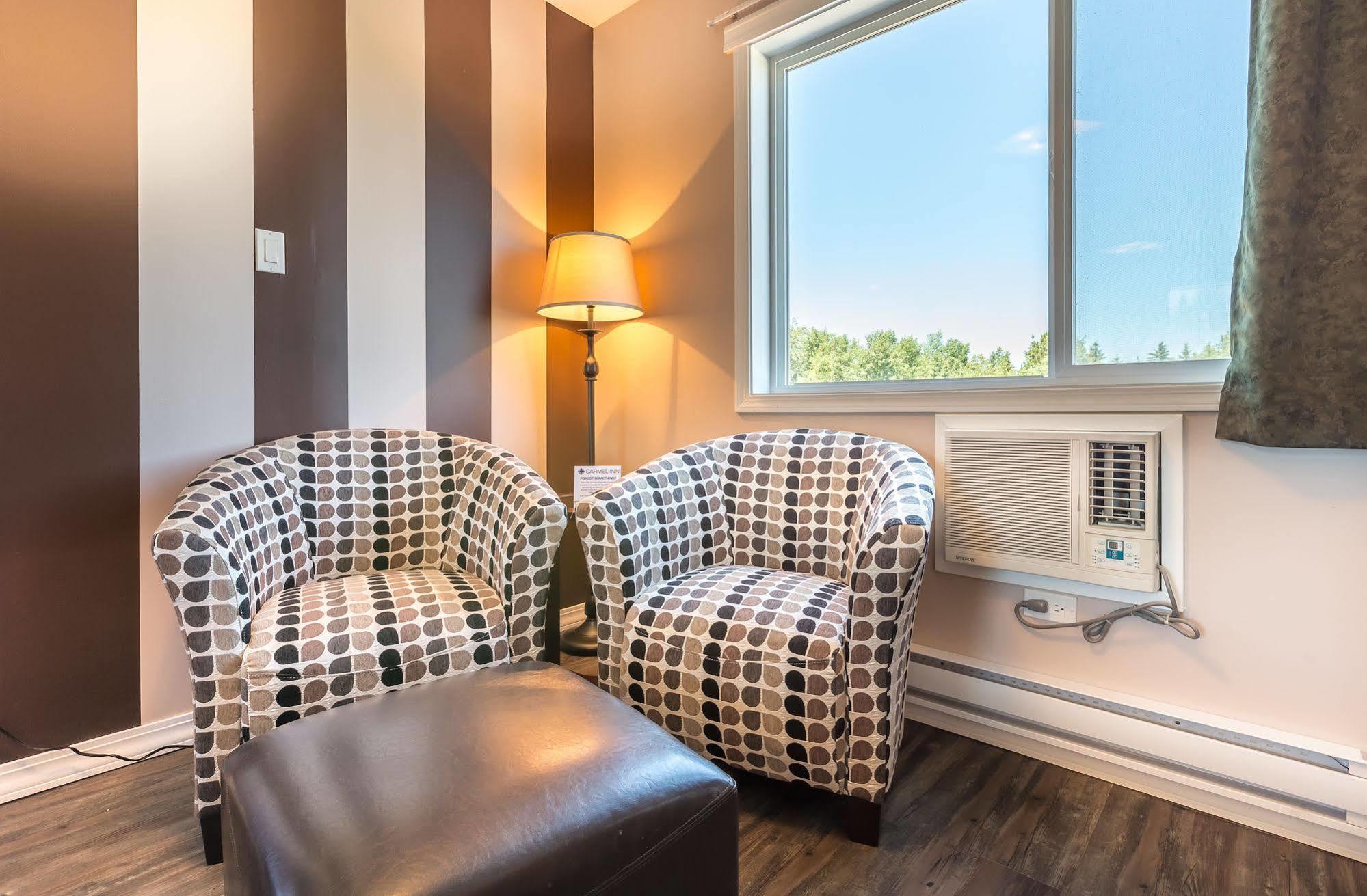 Carmel Inn Prince George Bagian luar foto