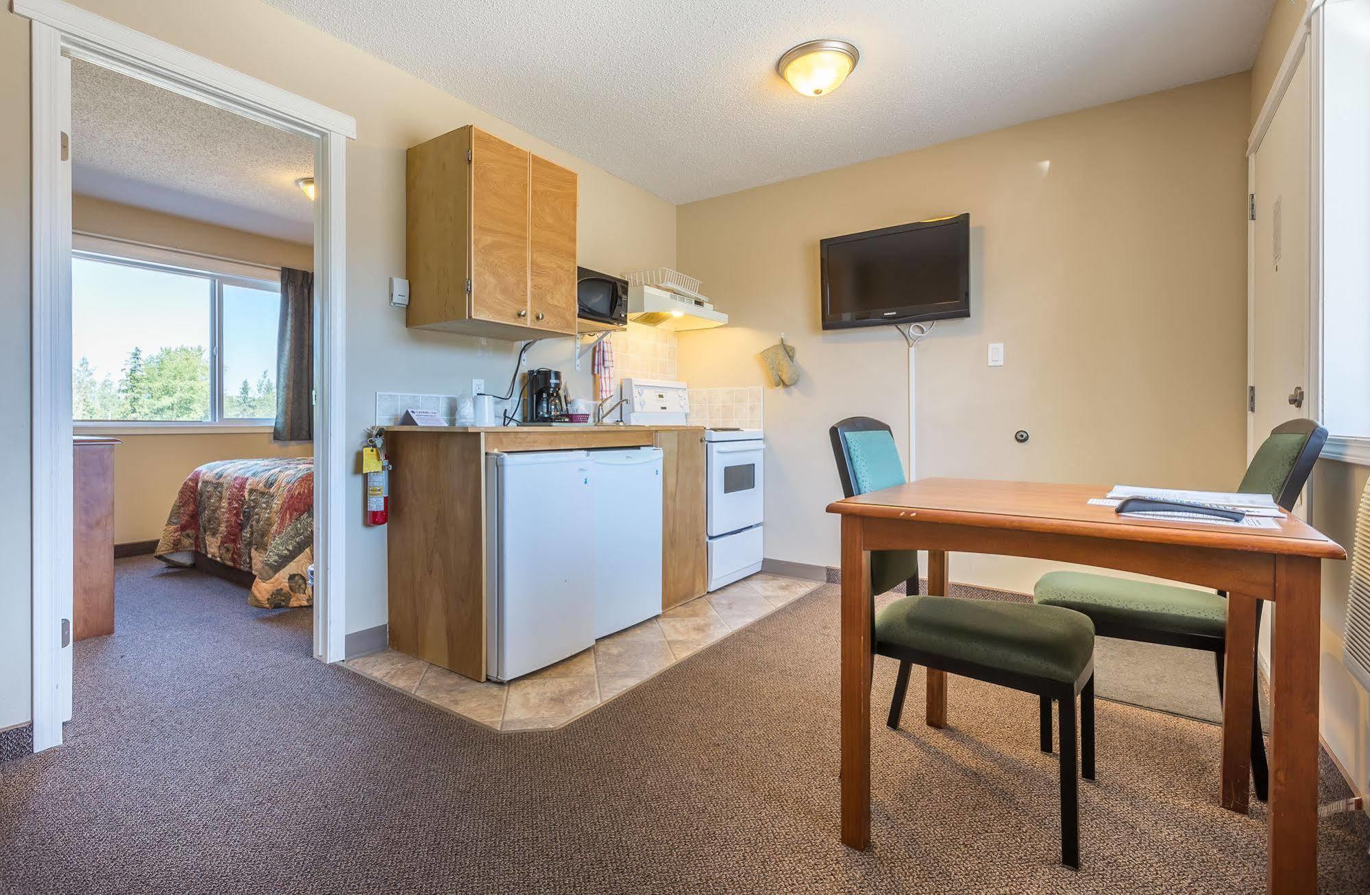 Carmel Inn Prince George Bagian luar foto